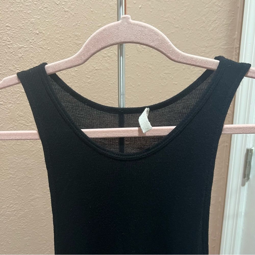 Brandy Melville Muscle Tee - Picture 5 of 7